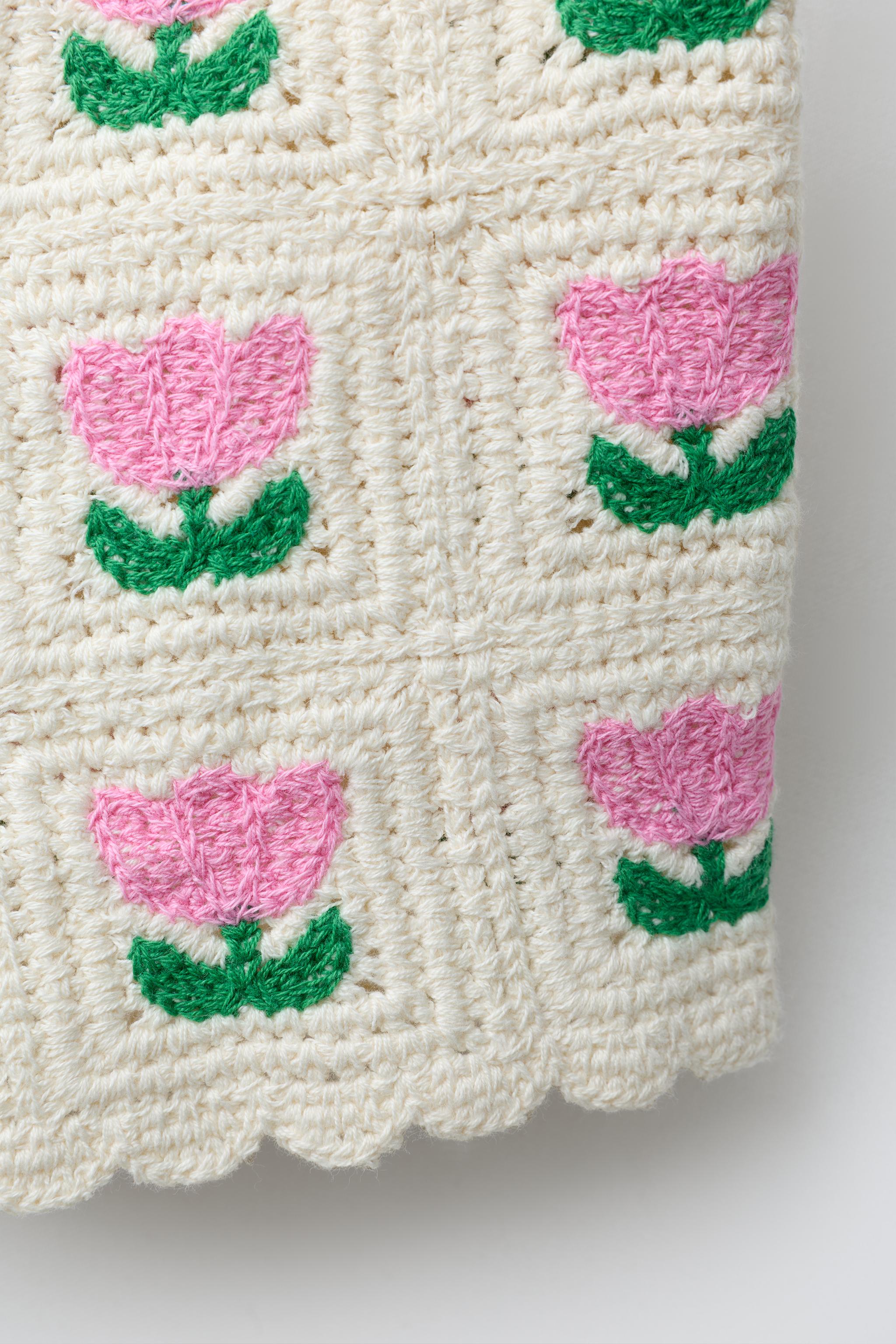 SHORT EN CROCHET À FLEURS
